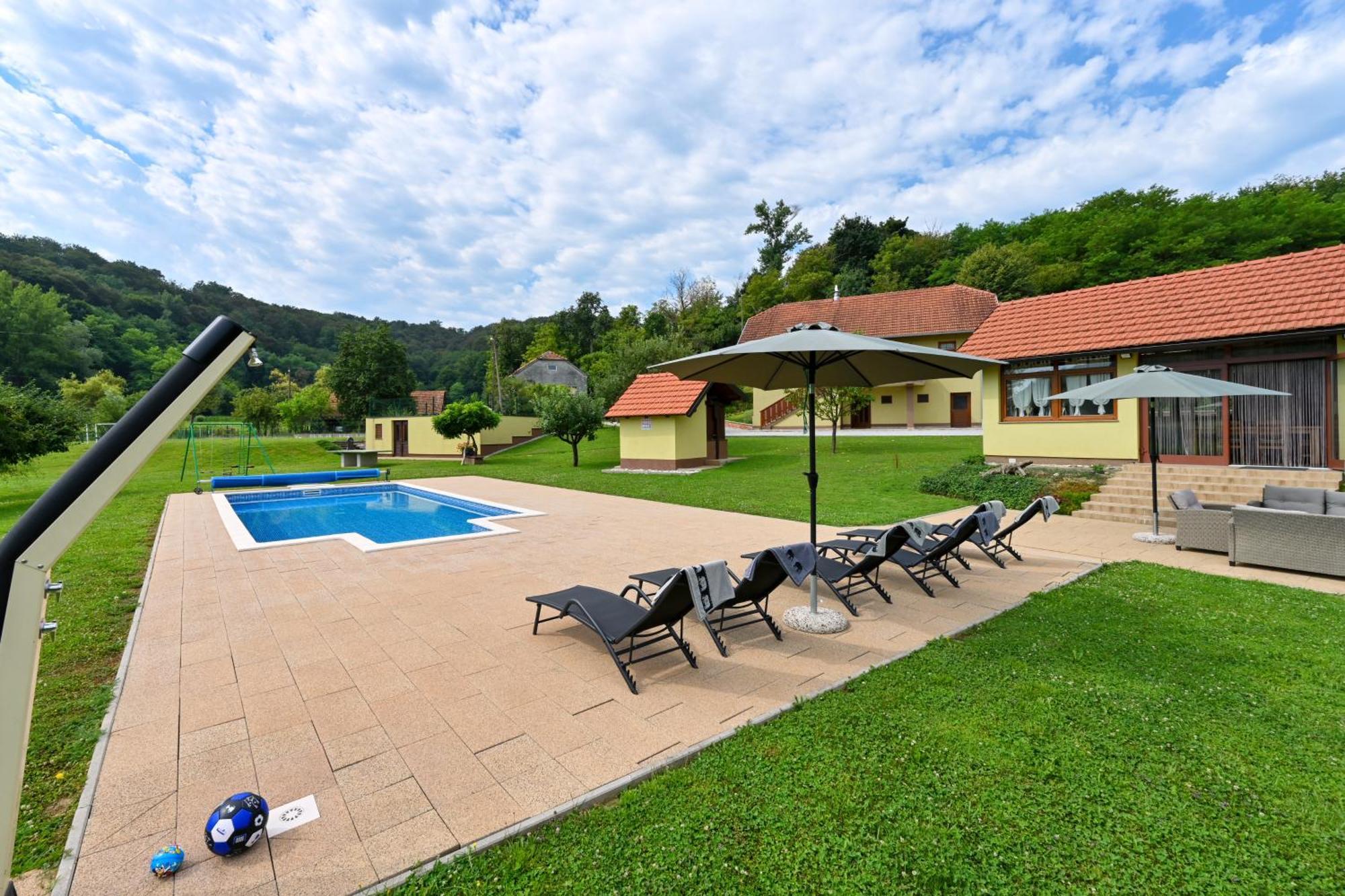 Ruralna Kuca 'Villa Zagorka' Za Odmor Sa Bazenom I Bocalistem Donja Pacetina Exterior foto